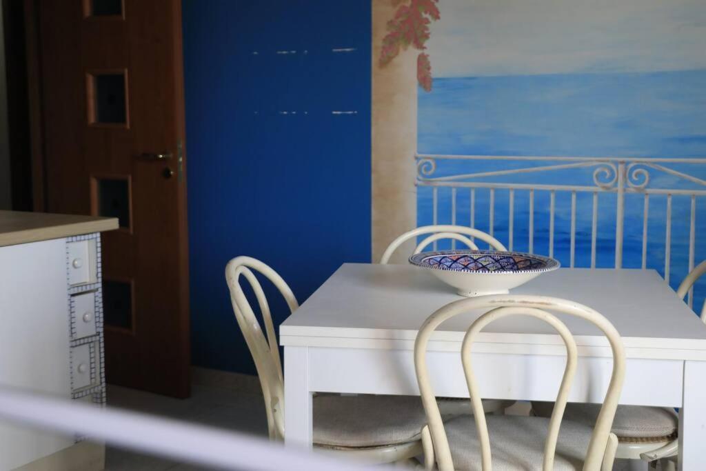 Due Minuti Dal Mare Con Balcone Vista Mare Appartement Tropea Buitenkant foto